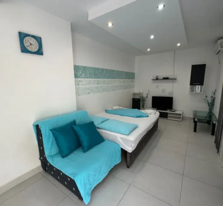 Izdavanje, jednosoban stan, 60m², Bečići, Budva