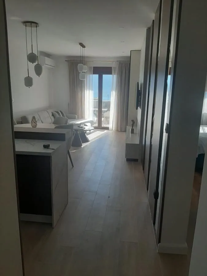Rent, two bedroom apartment, 65m², Dobrota, Kotor