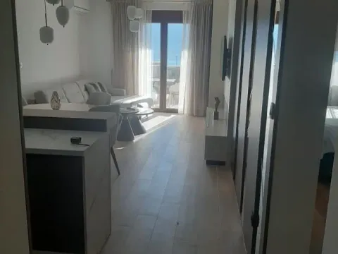 Izdavanje, dvosoban stan, 65m², Dobrota, Kotor - image 36