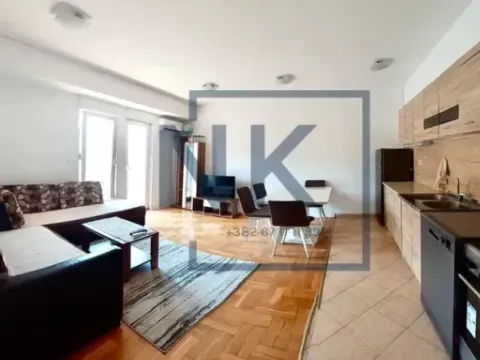 Izdavanje, dvosoban stan, 62m², Blok 9, Podgorica