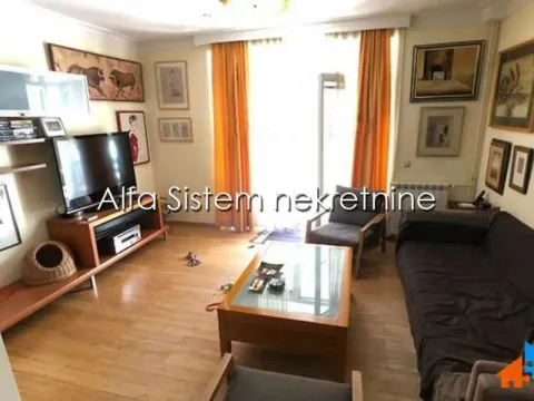 Izdavanje, kuća, 250m², Voždovac Sve Podlokacije, Beograd - image 1