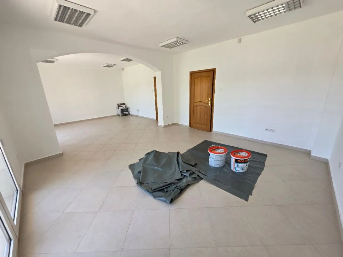 Rent, office space, 90m², Zlatica, Podgorica