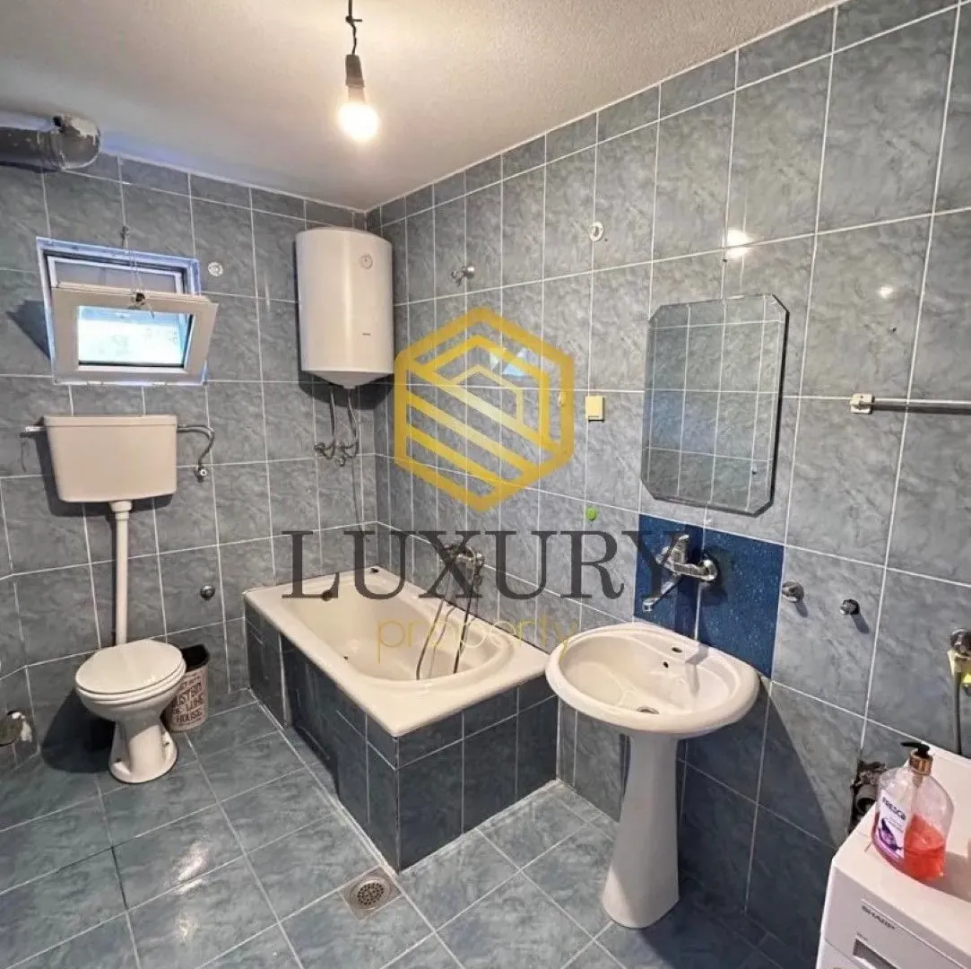 Izdavanje, dvosoban stan, 550m², Tološi, Podgorica