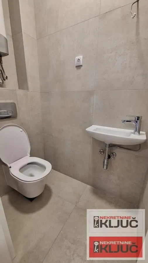 Prodaja, trosoban stan, 72m², Alibegovac, Petrovaradin
