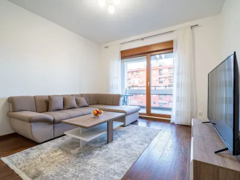 Izdavanje, dvosoban stan, 70m², Master Kvart, Podgorica - image 19