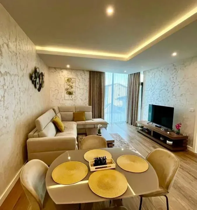 Izdavanje, jednosoban stan, 55m², Centar, Tivat