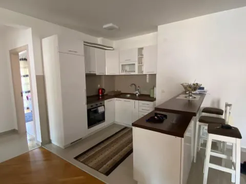 Rent, two bedroom apartment, 92m², Budva, Crna Gora - image 10