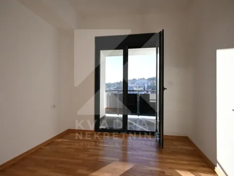 Izdavanje, trosoban stan, 117m², Zagorič, Podgorica - image 11