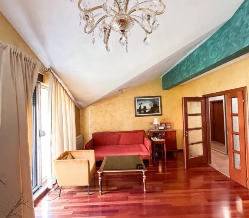 Prodaja, dvosoban stan, 90m², Gorica C, Podgorica