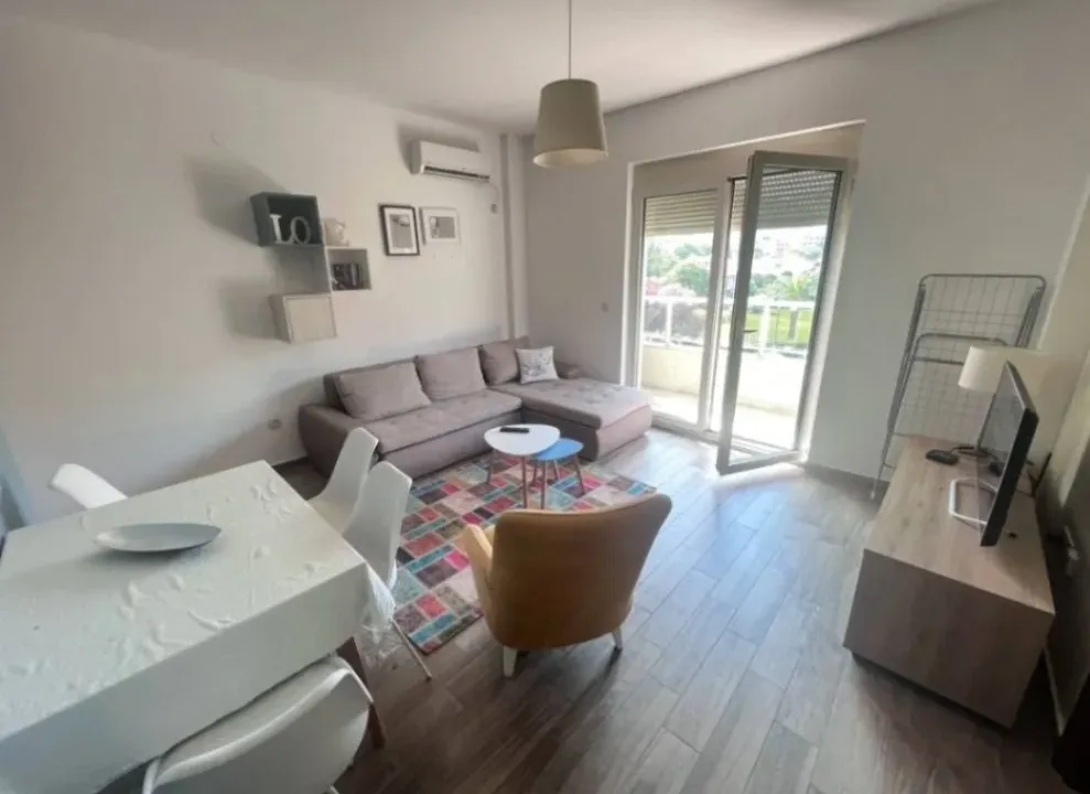 Izdavanje, jednosoban stan, 40m², Budva, Crna Gora