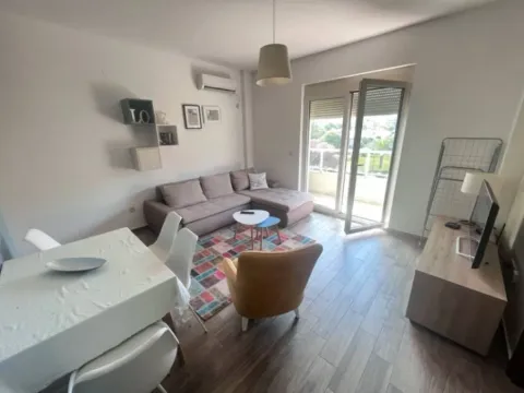 Izdavanje, jednosoban stan, 40m², Budva, Crna Gora