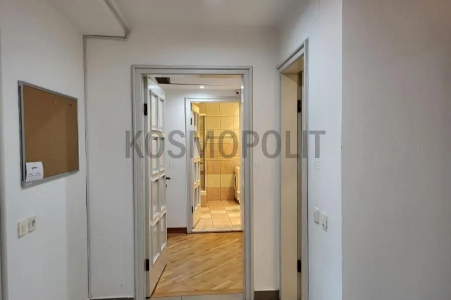Izdavanje, stan, 221m², Kalenić Pijaca, Vračar Sve Podlokacije