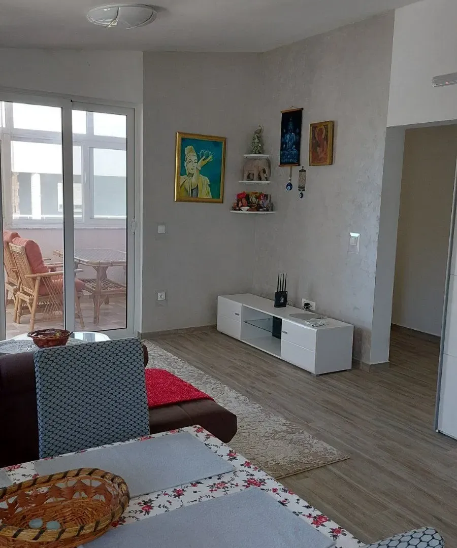Izdavanje, dvosoban stan, 74m², Bar, Crna Gora
