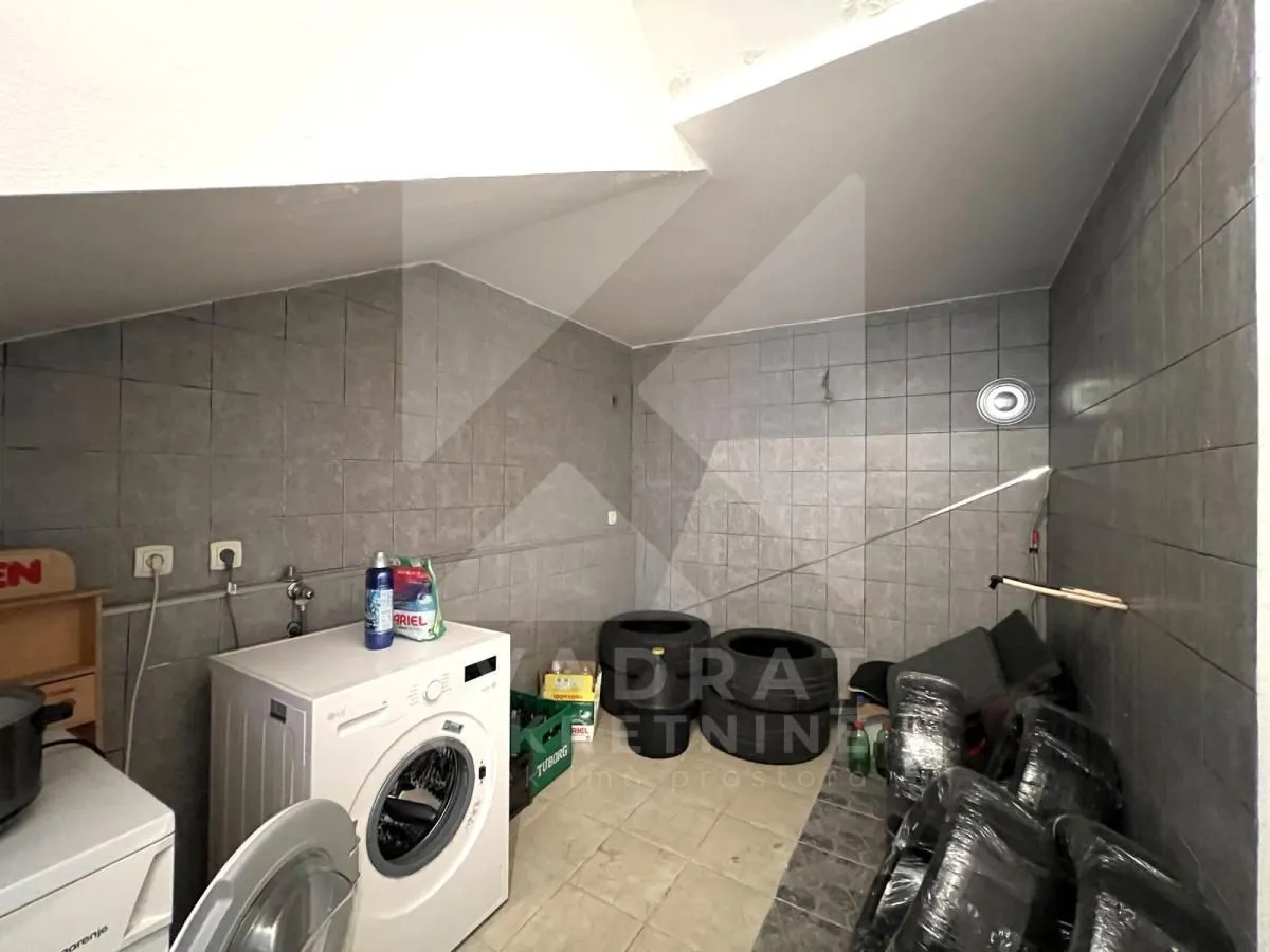 Izdavanje, kuća, 137m², Murtovina, Podgorica