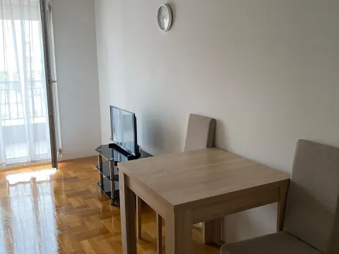 Rent, studio apartment, 29m², Stari Aerodrom, Podgorica - image 9