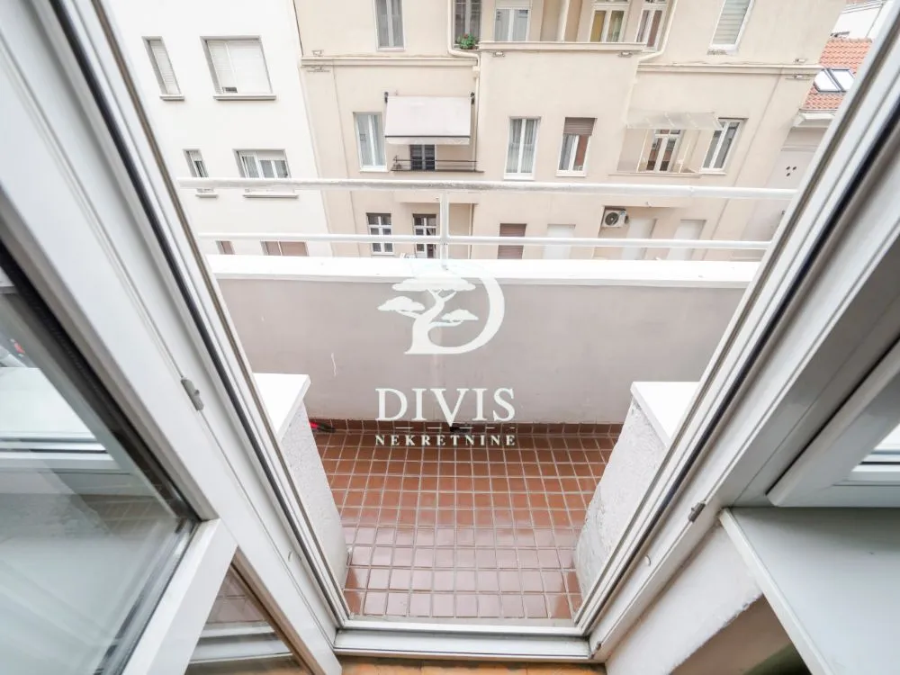 Prodaja, četvorosoban stan, 111m², Stari Grad, Beograd