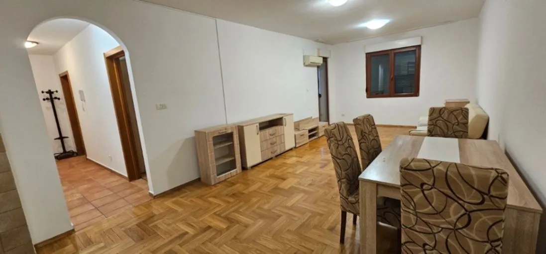 Izdavanje, dvosoban stan, 70m², Stari Aerodrom, Podgorica