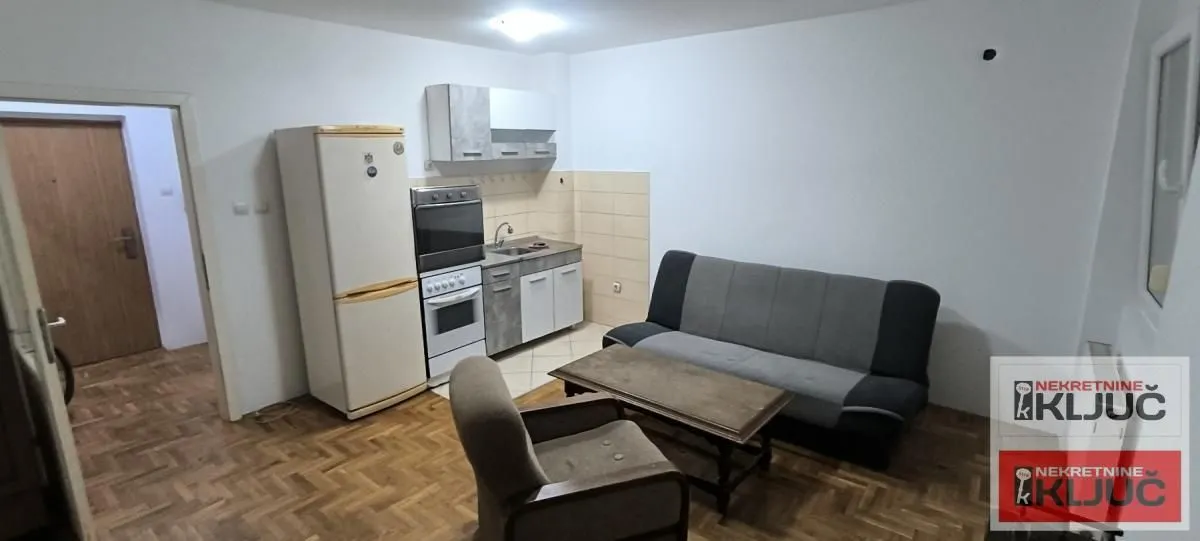 Izdavanje, garsonjera, 29m², Salajka, Novi Sad Sve Podlokacije