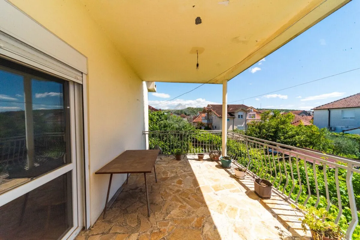 Sale, house, 320m², Zlatica, Podgorica
