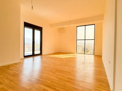 Izdavanje, dvosoban stan, 116m², Stari Aerodrom, Podgorica - image 4