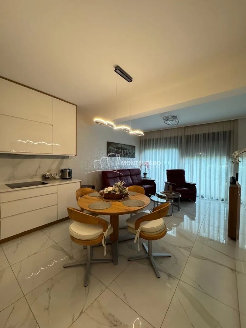 Prodaja, dvosoban stan, 61m², Igalo, Herceg Novi