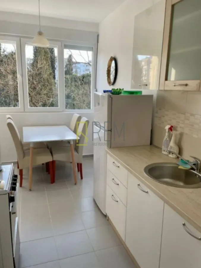 Prodaja, dvosoban stan, 65m², Drpe Mandića, Podgorica
