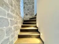 Izdavanje, dvosoban stan, 120m², Kamenovo, Budva - image 3