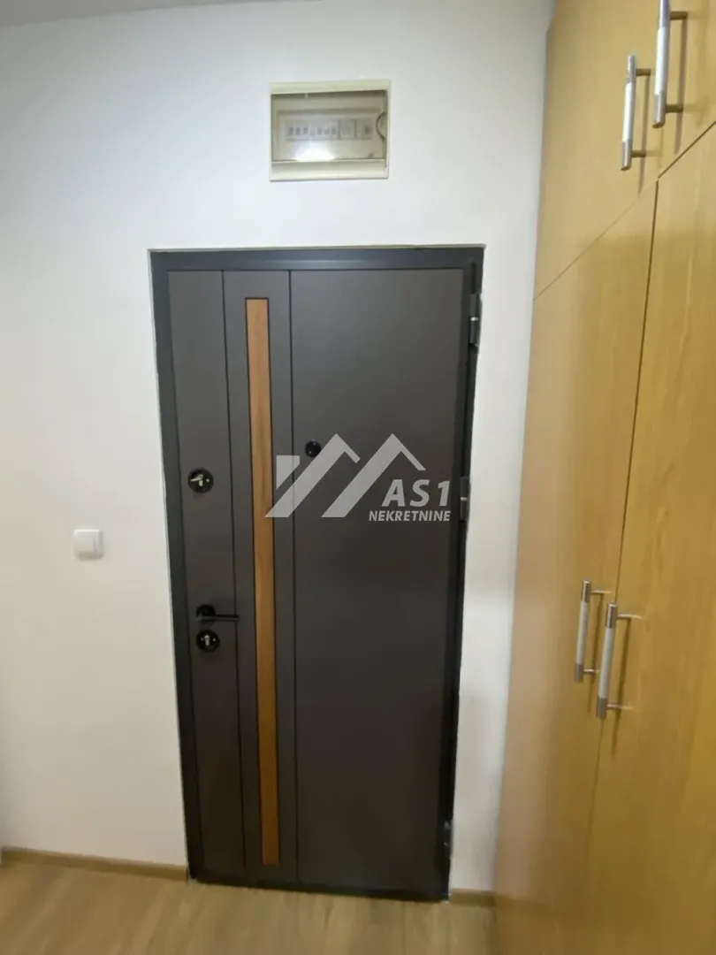 Izdavanje, jednosoban stan, 32m², Rotkvarija, Novi Sad Sve Podlokacije