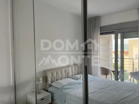 Izdavanje, dvosoban stan, 54m², Pod Kuk, Tivat - image 3