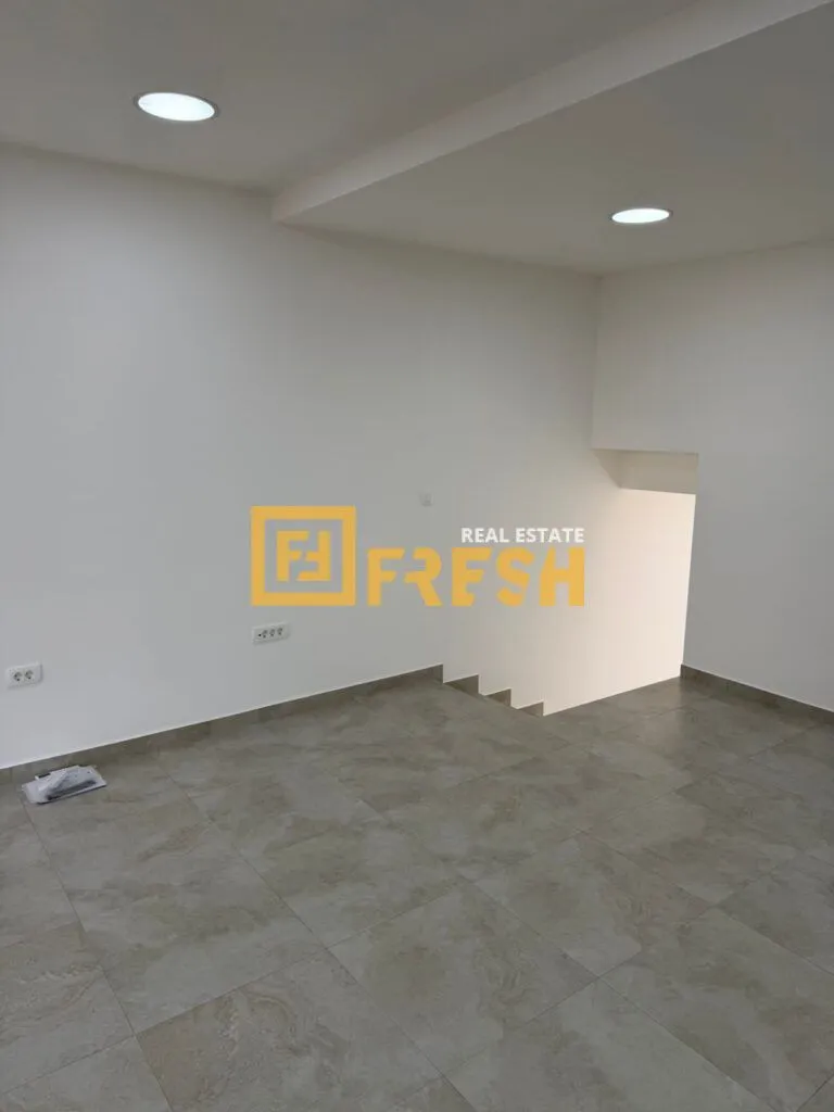 Sale, office space, 57m², Krivi Most, Podgorica