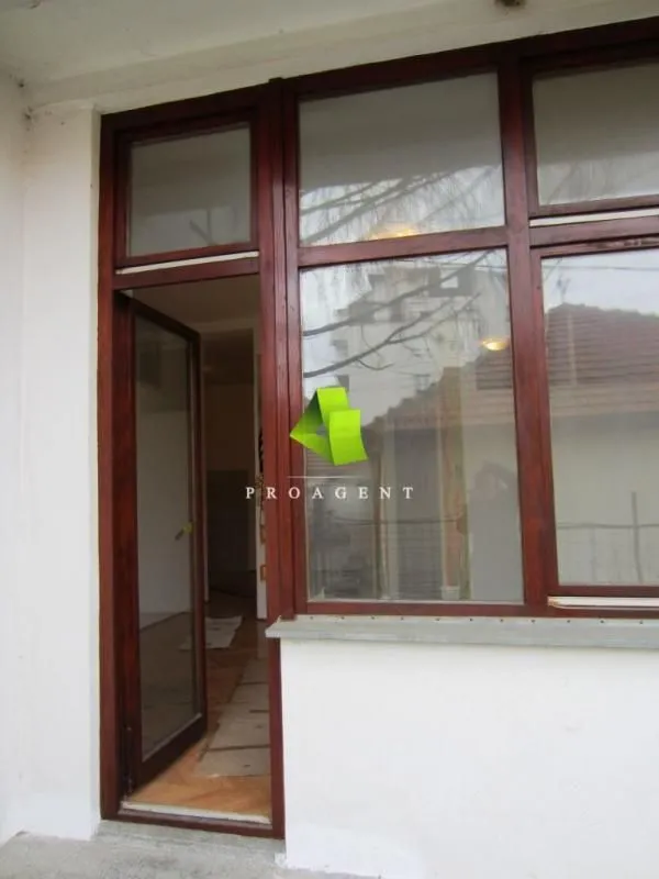 Rent, office space, 55m², Medijana, Niš