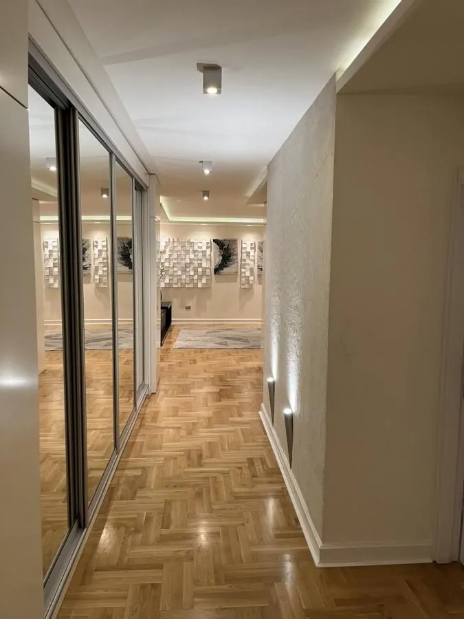 Izdavanje, stan, 180m², Stari Grad, Beograd