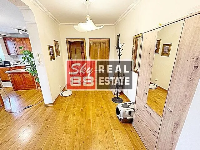 Rent, four bedroom apartment, 120m², Savski Venac, Beograd