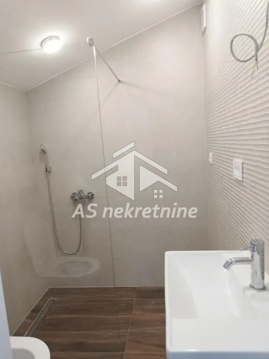 Prodaja, četvorosoban stan, 132m², Lekino Brdo, Voždovac Sve Podlokacije