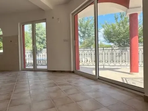 Sale, two bedroom apartment, 79m², Glavati, Kotor