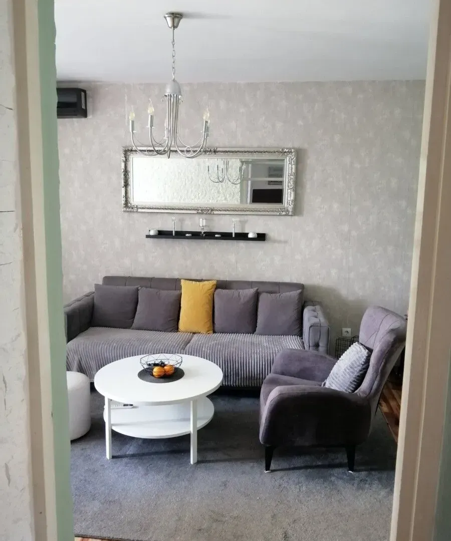 Izdavanje, dvosoban stan, 73m², Stara Varoš, Podgorica