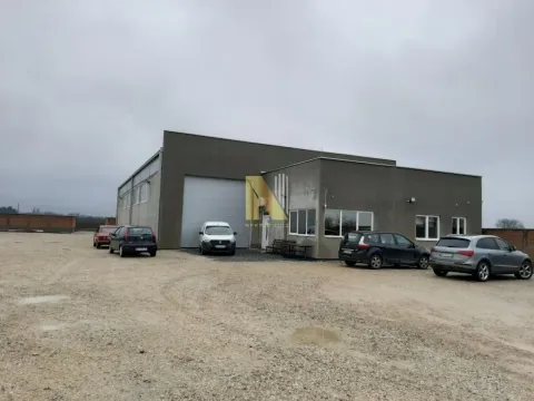 Izdavanje,  poslovni prostor, 490m2, Ruma