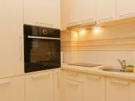 Izdavanje, dvosoban stan, 50m², Budva, Crna Gora - image 11