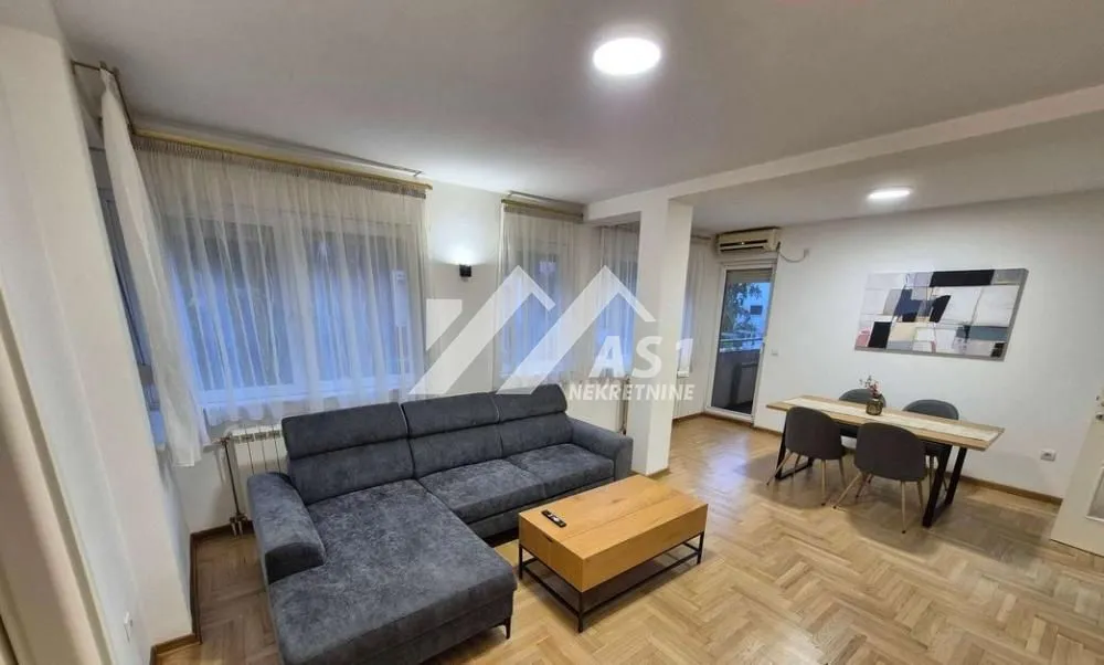 Izdavanje, četvorosoban stan, 90m², Rotkvarija, Novi Sad Sve Podlokacije