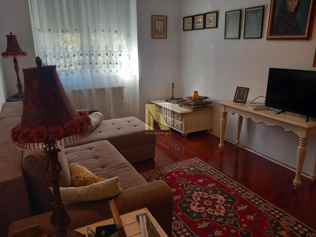Prodaja, četvorosoban stan, 135m², Grbavica, Novi Sad Sve Podlokacije
