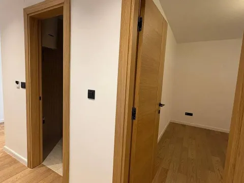 Prodaja, trosoban stan, 101m², Tivat, Crna Gora - image 13