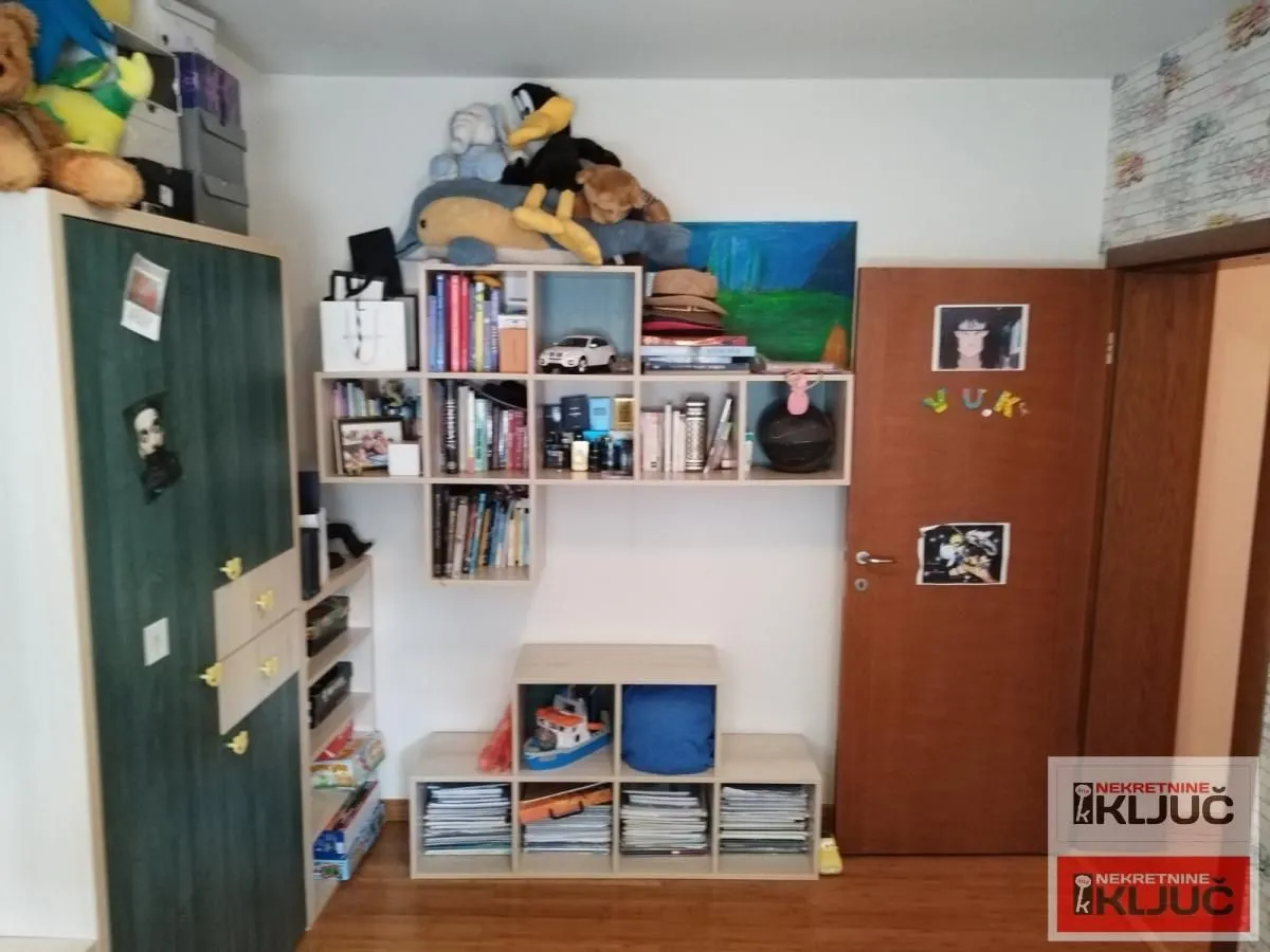 Prodaja, četvorosoban stan, 115m², Grbavica, Novi Sad Sve Podlokacije