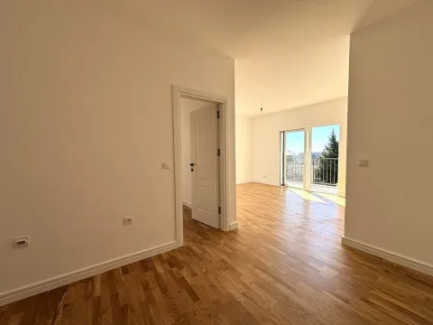 Prodaja, dvosoban stan, 61m², Sutomore, Bar - image 4