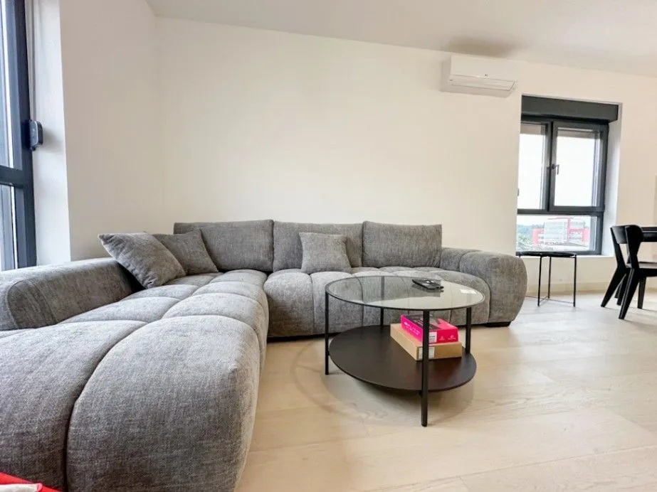 Izdavanje, dvosoban stan, 63m², Krivi Most, Podgorica