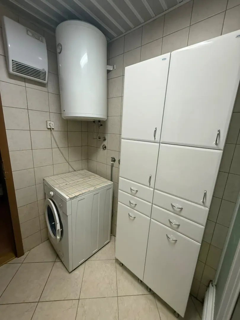 Izdavanje, jednosoban stan, 54m², Centar, Bar