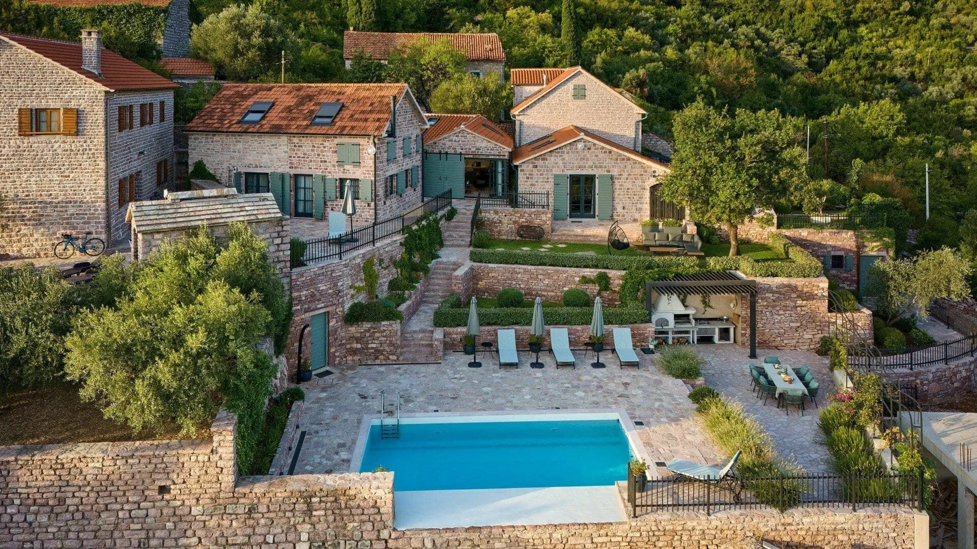 Sale, house, 293m², Kotor, Crna Gora