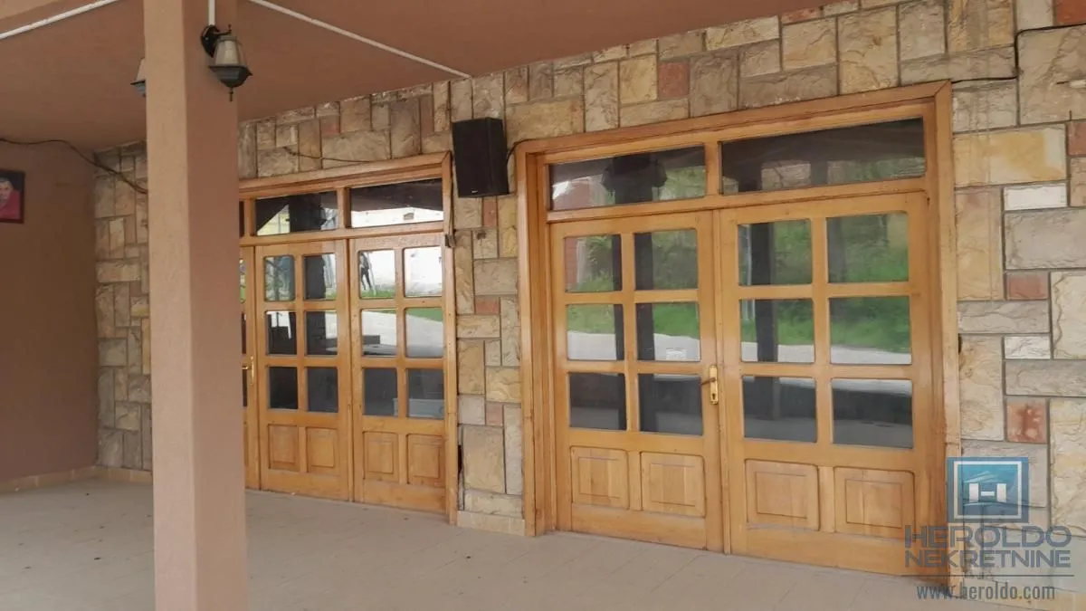 Prodaja, ugostiteljski objekat, 1500m², Donji Krčin, Varvarin