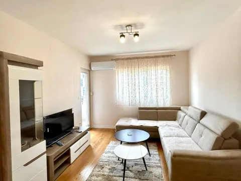 Rent, one bedroom apartment, 49m², Central Point, Podgorica - image 2