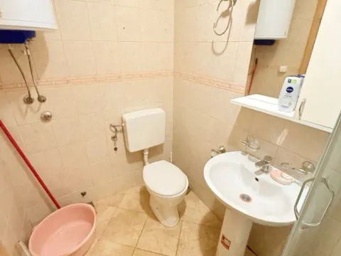 Izdavanje, jednosoban stan, 44m², Stari Aerodrom, Podgorica - image 9