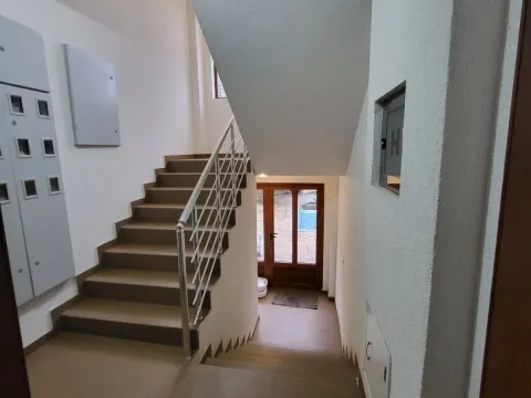 Prodaja, jednosoban stan, 114m², Petrovac, Budva - image 8